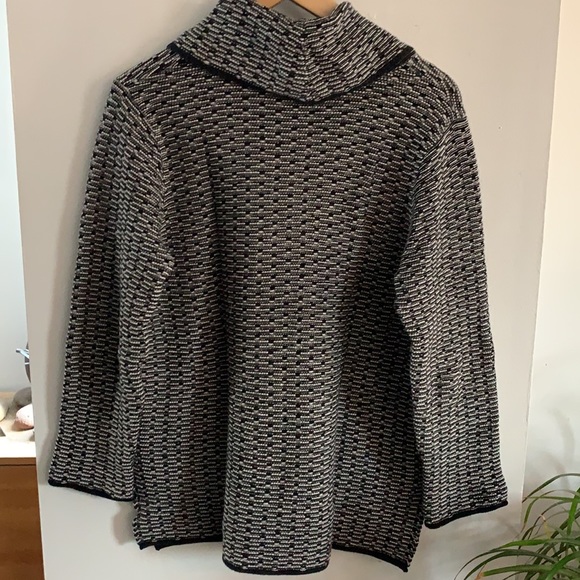 2/$20🍁 100% Cotton Black & White Cowl Neck Sweater - Picture 5 of 6